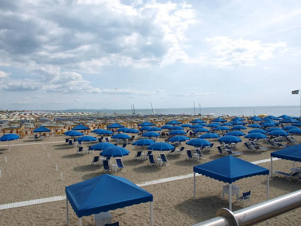 Il Pontile Holidays Apartment Marina di Pietrasanta